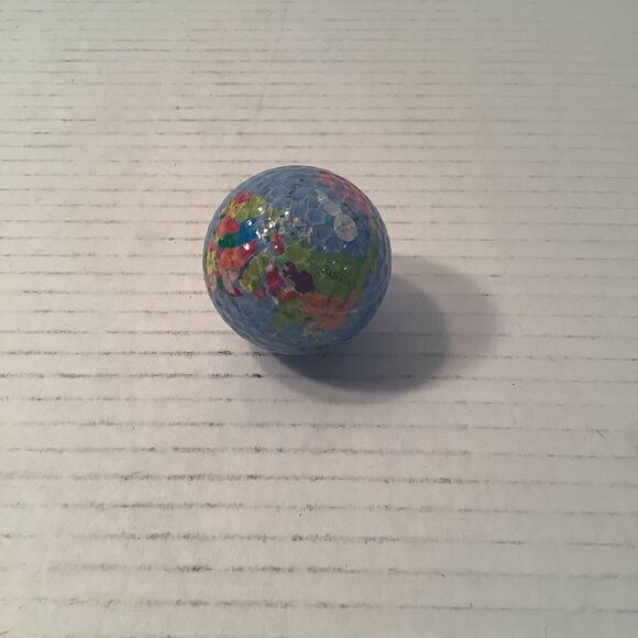 WORLD ATLAS‎ GOLF BALL-NEW - Picture 1 of 5